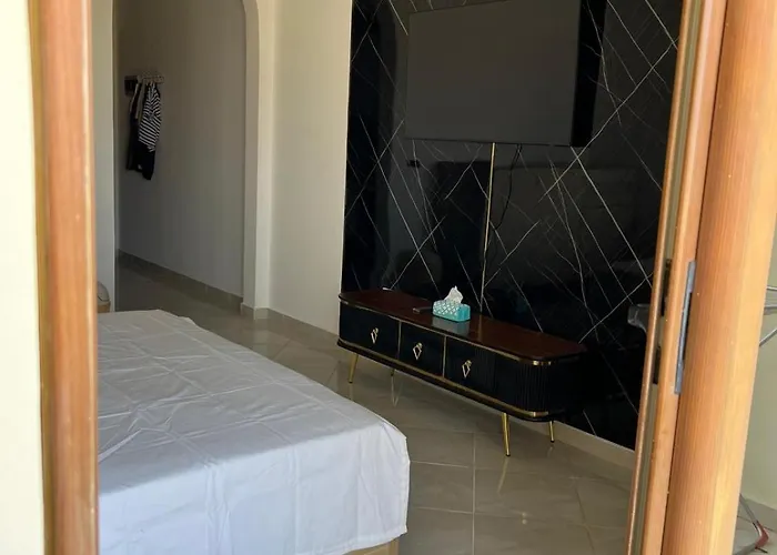 Luxury Beachfront Studio-foreign Nationals Only شقة الغردقة